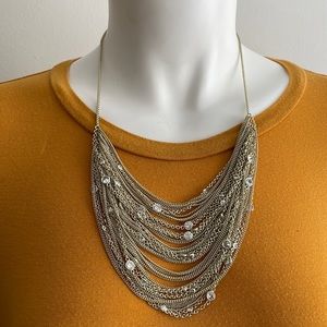 Kendra Scott necklace